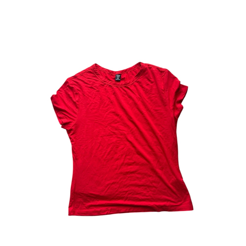 SHEIN Red Crewneck Tee - Bold Scarlet